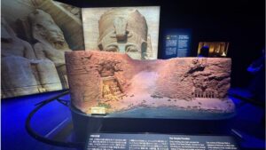 撮影可能な展示エリアの装飾と展示物の様子