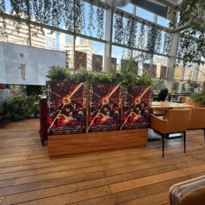 EX GARDEN CAFE店内を俯瞰した地獄先生ぬ〜べ〜コラボカフェの全体風景