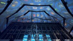 攻殻機動隊展 GALLERY Aの天井に広がるネットワーク構造