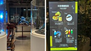 TOKYO NODE CAFEのタチコマ展示とメニュー案内