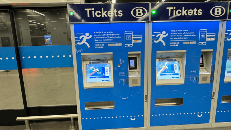 ブリュッセル空港駅に設置されたSNCBのチケット券売機
